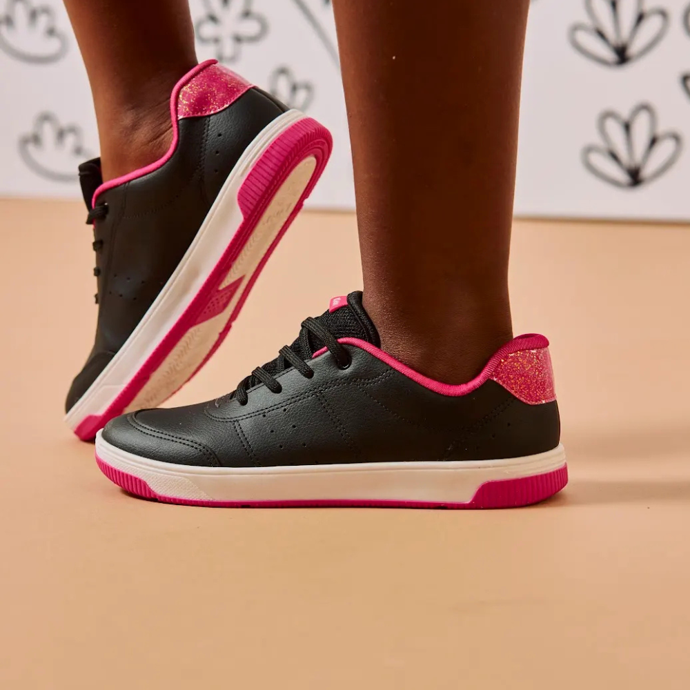 Tênis Menina Infantil Kidy Astral Preto e Pink com Porta Objetos de Pelúcia